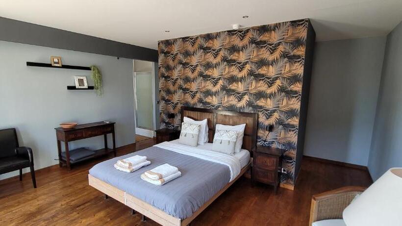 Номер Deluxe Вид на Бассейн, Villa Liberty