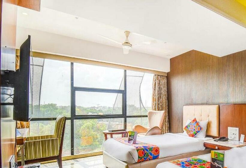 带大床的豪华间, Zip By Spree Hotels Orient, Nagpur