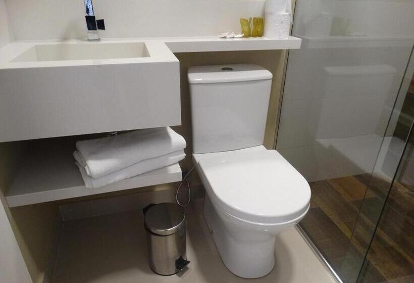 اتاق سوپریور خانوادگی, Cynn Hotels