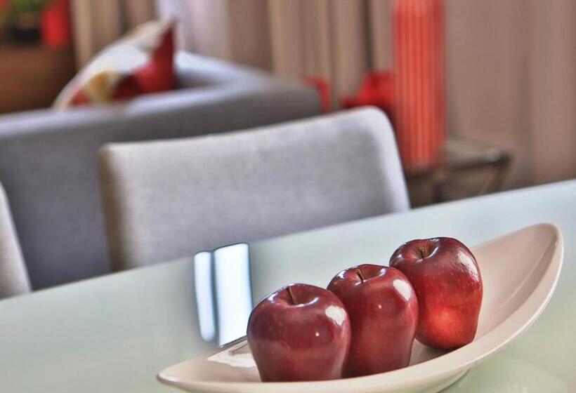 3 Bedroom Suite, Valero Grand Suites By Swissbel