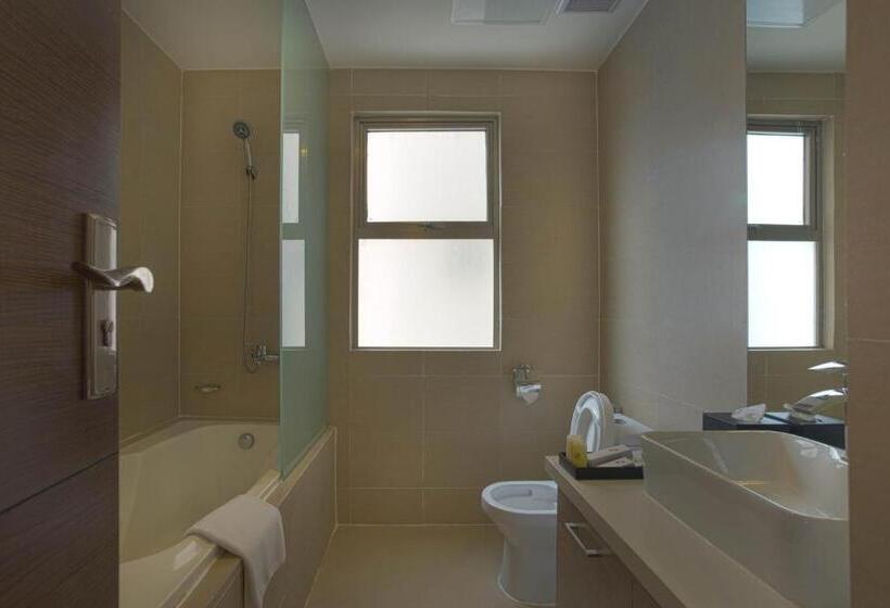 3 Bedroom Suite, Valero Grand Suites By Swissbel