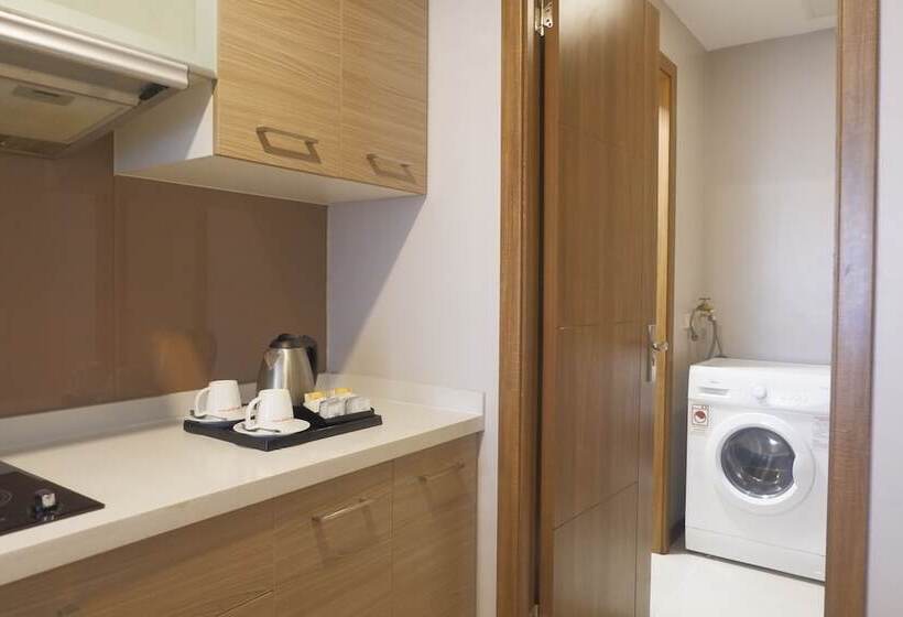 3 Bedroom Suite, Valero Grand Suites By Swissbel