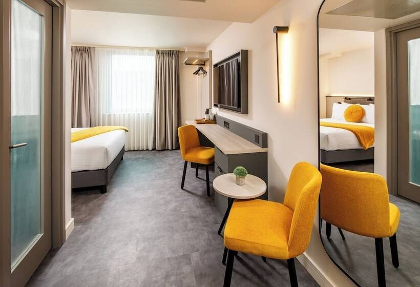 Номер Стандарт, Southgate Hotel London