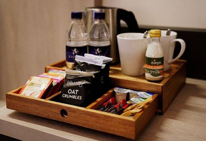 Студио Стандарт Кровать Кинг, Southgate Hotel London