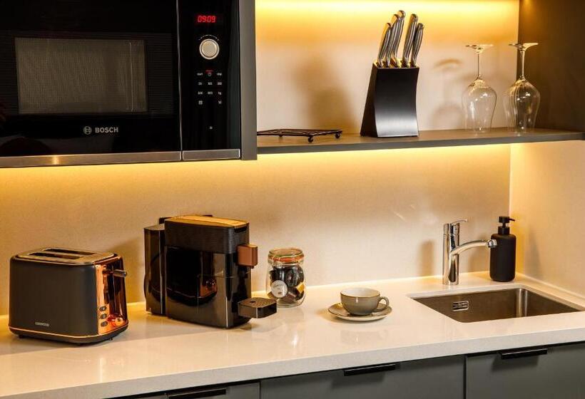 Студио Стандарт Кровать Кинг, Southgate Hotel London