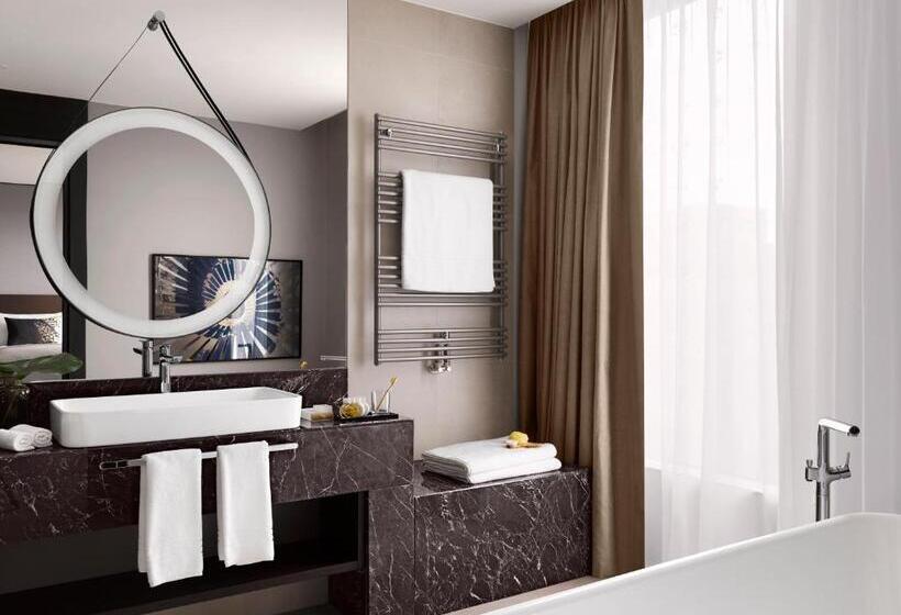 اتاق لوکس با تخت بزرگ, Intercontinental   Ljubljana, An Ihg