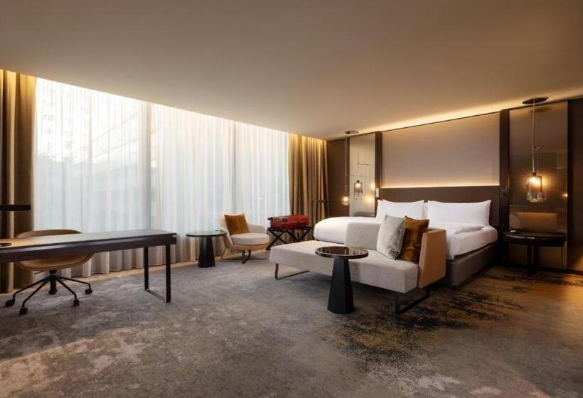 اتاق استاندارد با تخت بزرگ برای معلولان, Intercontinental   Ljubljana, An Ihg