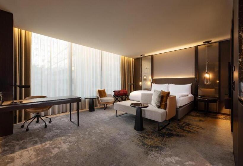 اتاق استاندارد با تخت بزرگ برای معلولان, Intercontinental   Ljubljana, An Ihg