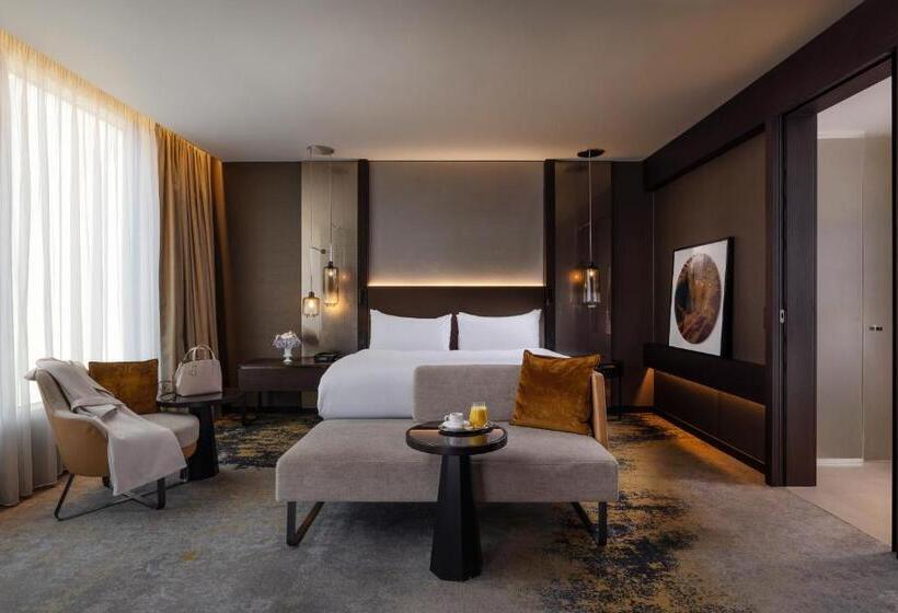 اتاق سوپریور با تخت بزرگ, Intercontinental   Ljubljana, An Ihg
