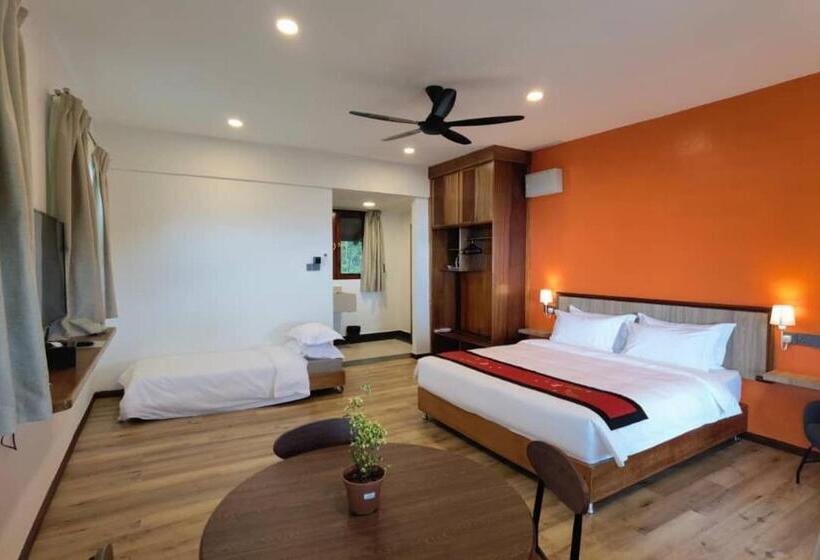 Трехместный Номер Стандарт с Балконом, Kokol Haven Resort