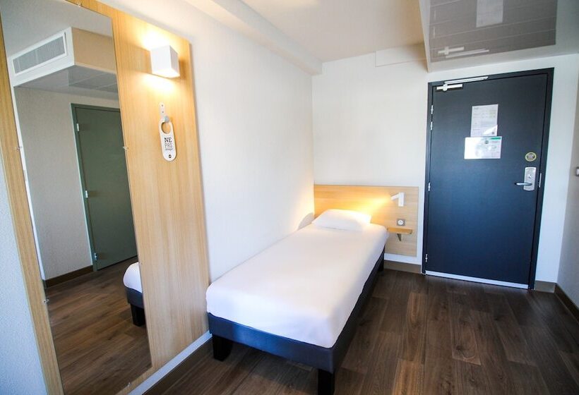 Четырехместный Номер Стандарт, B&b Hotel Valence Tgv Romans