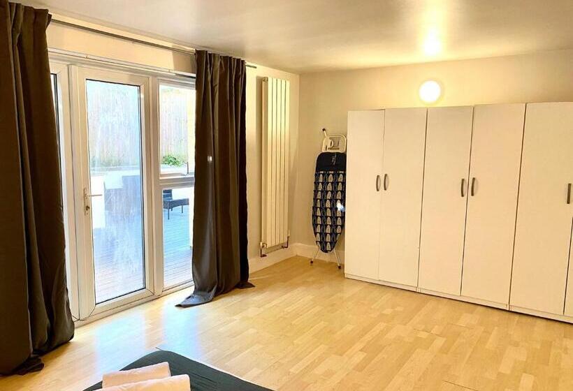 Апартаменты 2 Спальни, Westciti Caroco Apart