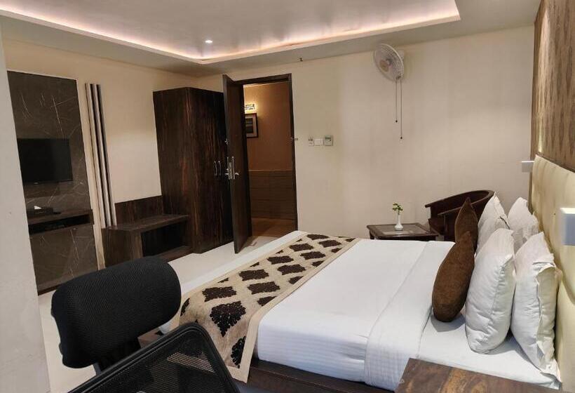 اتاق اجرایی, Pinnacle By Click Hotels, Lucknow