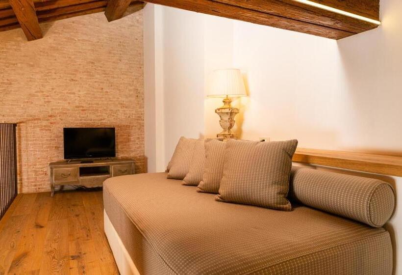 سوییت جونیور, La Barchessa Di Villa Pisani