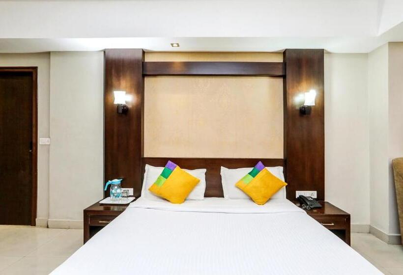 Номер Стандарт, Itsy By Treebo  Greenwood Inn And Suites