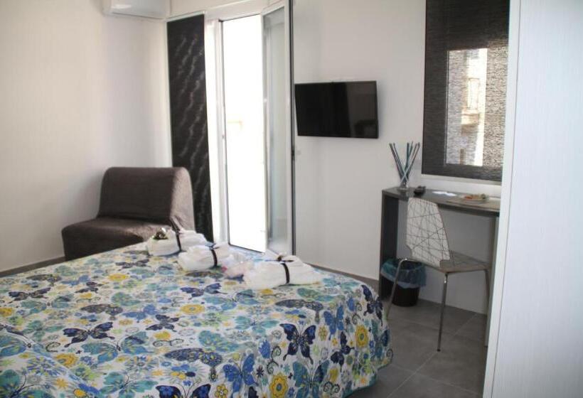 اتاق استاندارد با بالکن, La Terrazza B&b