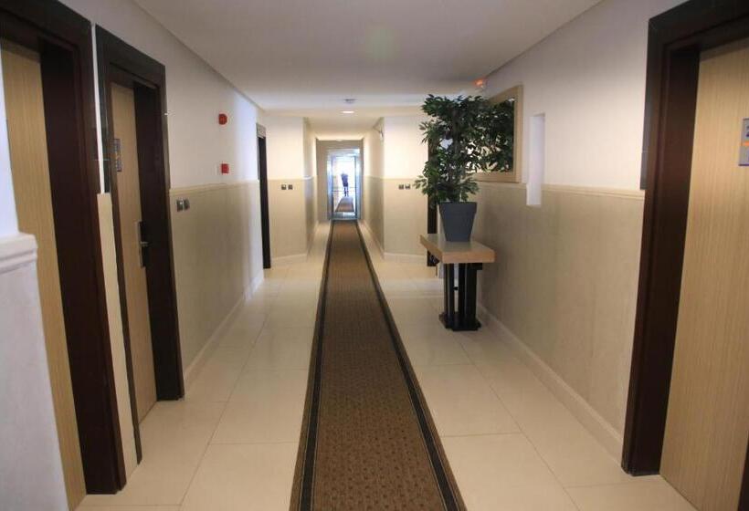 Standard Room, Laforge
