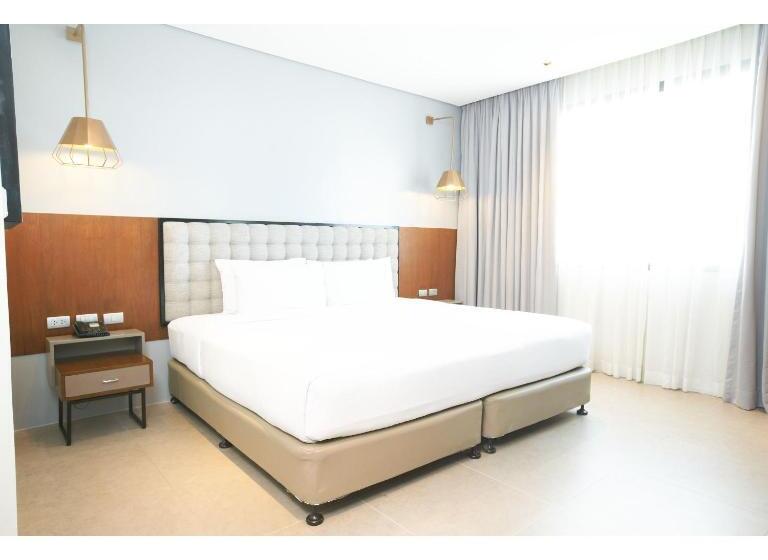 스탠다드 룸 킹사이즈 침대, Summit Galleria Cebu
