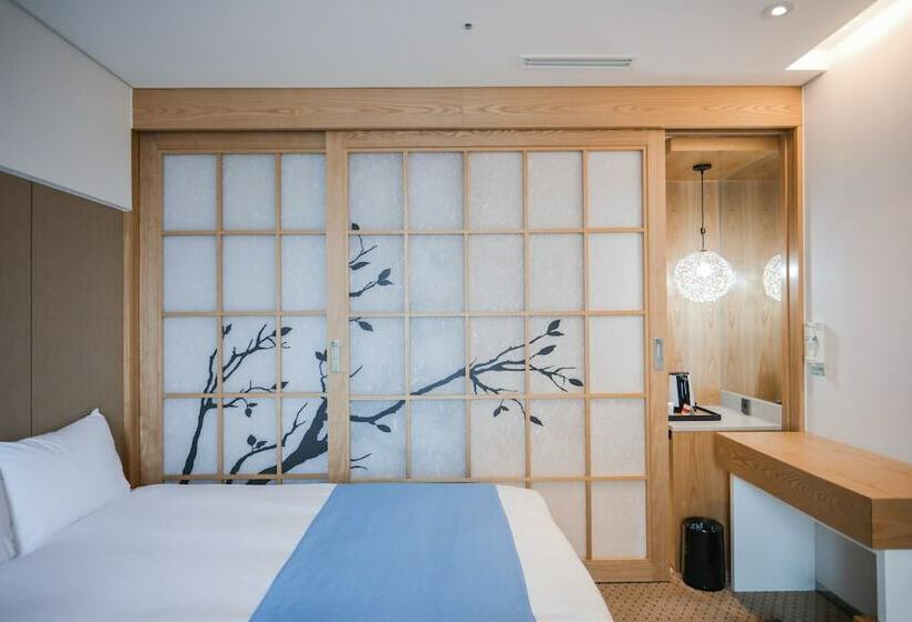 Deluxe Room Mountain View, Whistlelark Jeju