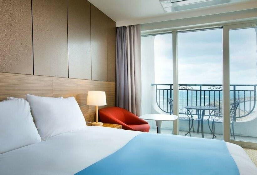 Deluxe Room Mountain View, Whistlelark Jeju