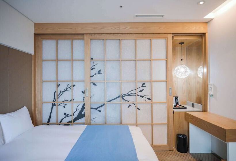 Deluxe Room Mountain View, Whistlelark Jeju
