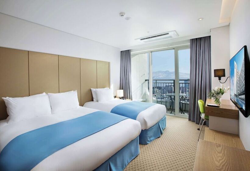 Deluxe Room Mountain View, Whistlelark Jeju