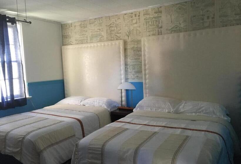패밀리 룸, Manor Motel