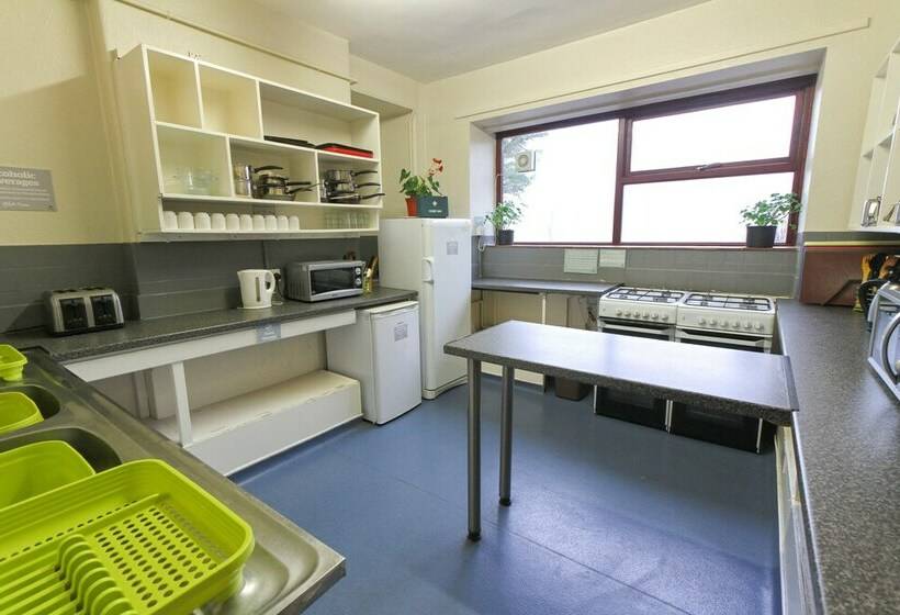 Кровать в Многоместном Номере с Общей Ванной, Yha Snowdon Llanberis