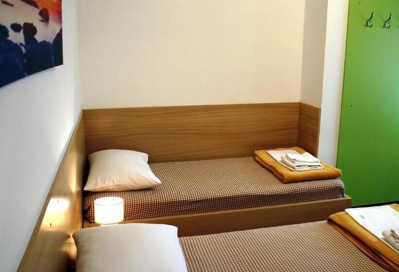 스탠다드 트리플 룸, Rooms Fitea
