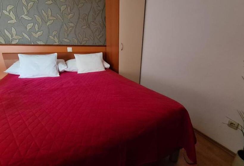 اتاق اکونومی, Sobe/rooms Riva
