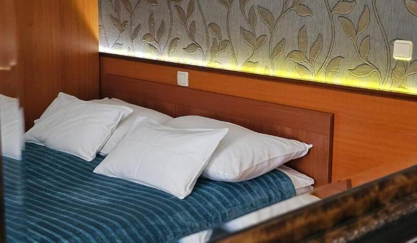 اتاق اکونومی, Sobe/rooms Riva