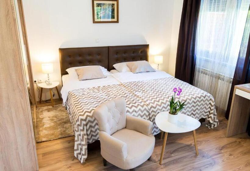 اتاق لوکس با وان آب گرم, Villa Gradski Vrt