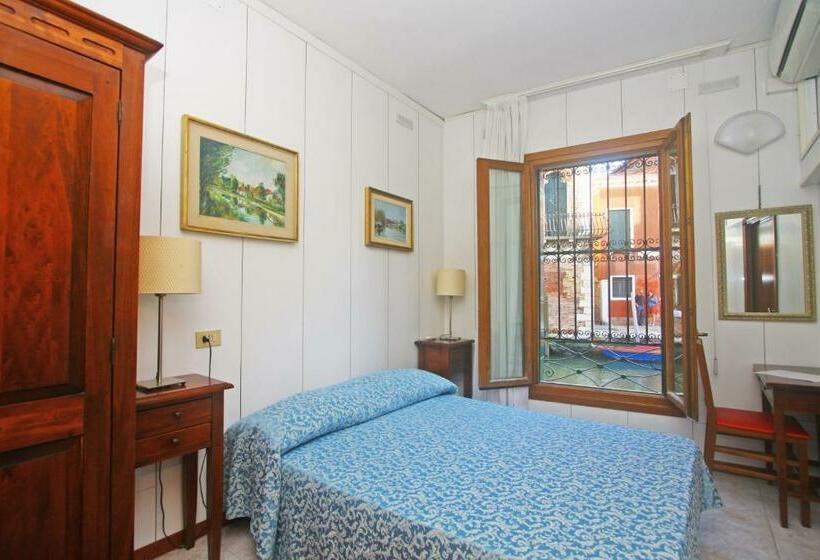 StandaardKamer, Dalla Mora