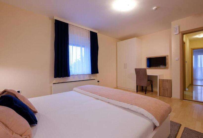 آپارتمان 1 خوابه با بالکن, Airport Hotel Garni
