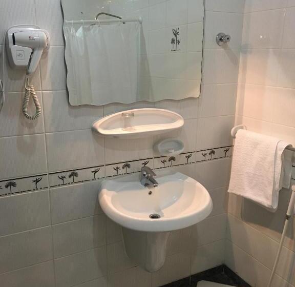 Номер Стандарт Трехместный, Al Meknan