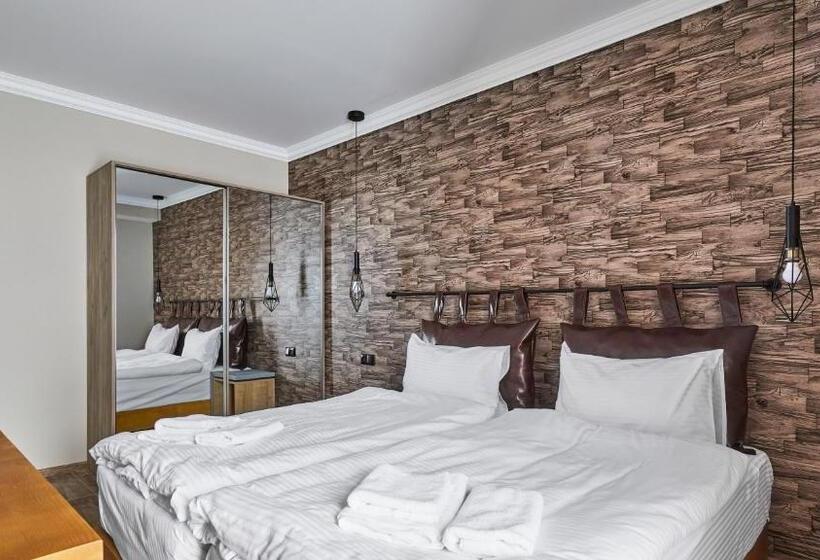 سوئیت جونیور خانوادگی, Gudauri Loft