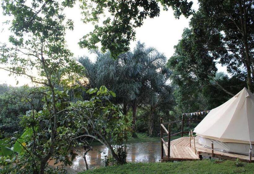 چادر با خدمات رفاهی استاندارد, Viavia  Entebbe