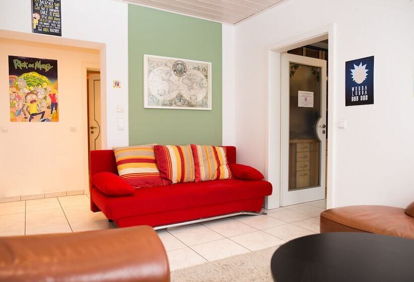 تختخواب در اتاق مشترک, Microverse Hostel
