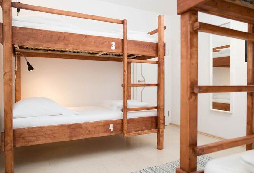 تختخواب در اتاق مشترک, Microverse Hostel