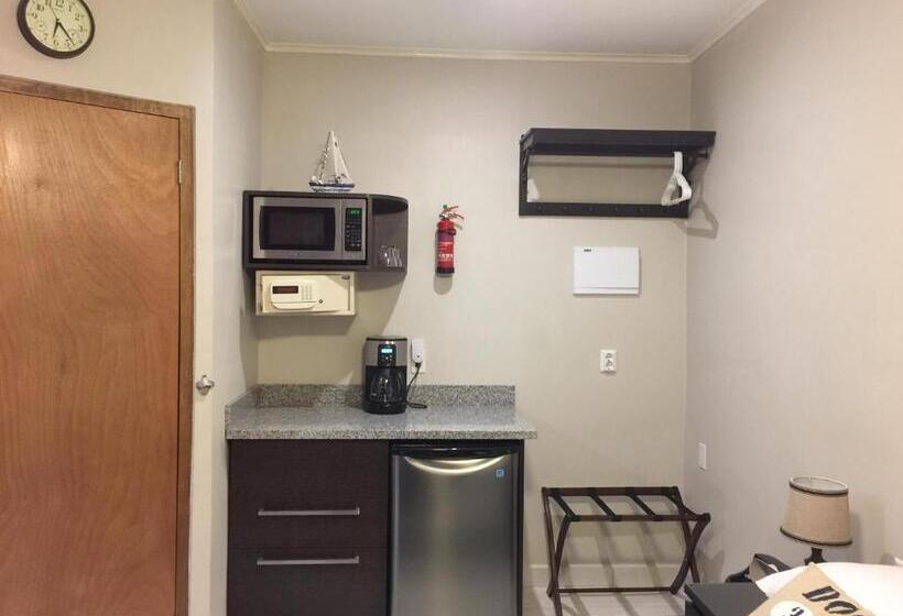 اتاق لوکس, The Pier Beach Inn & Suites