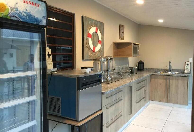 استودیوی لوکس, The Pier Beach Inn & Suites