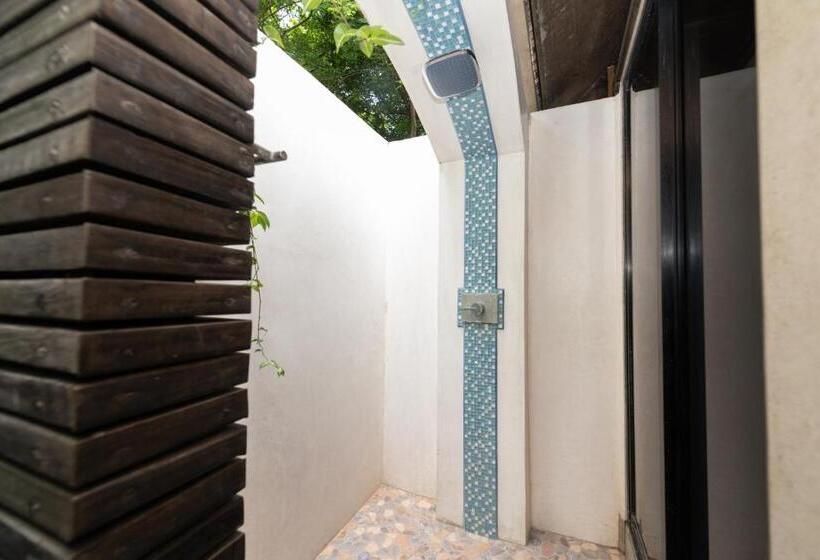 استودیوی لوکس, Pur Boutique Cabanas, Adults Only