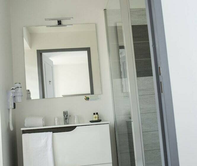 Номер Стандарт, Hôtel La Tissandière