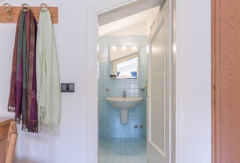 اتاق استاندارد چهار تخته, Albergo Il Giardino Del Rio