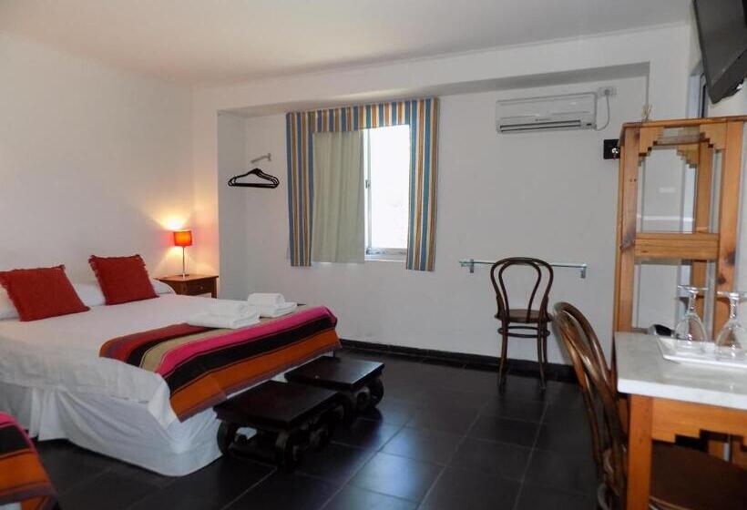 Quarto Triplo Estandar, La Cautiva De Ramirez