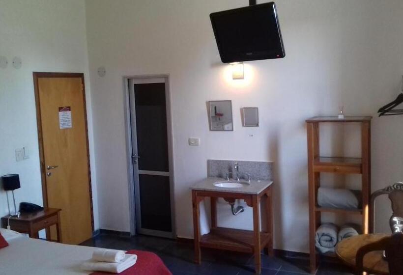 Quarto Triplo Estandar, La Cautiva De Ramirez