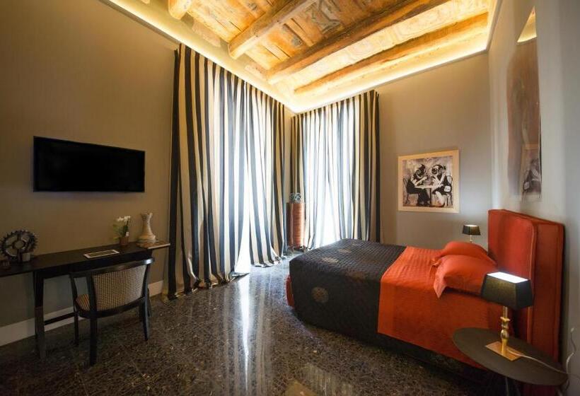 سوئیت با بالکن, Palazzo Cannavina Suite & Private Spa