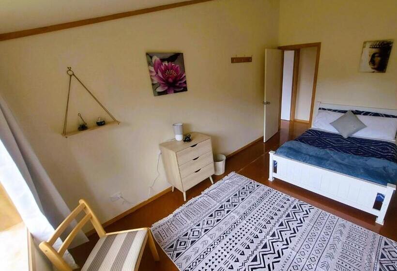 اتاق استاندارد با سرویس بهداشتی مشترک, Kawai Purapura Yoga Retreat Centre