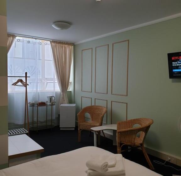 Стандартный Номер Кровать Кинг, Archies Bunker Affordable Accommodation