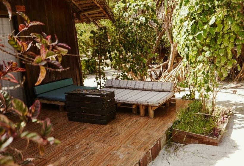 اتاق استاندارد با چشم‌انداز دریا, Kinazi Upepo Beach Eco Lodge